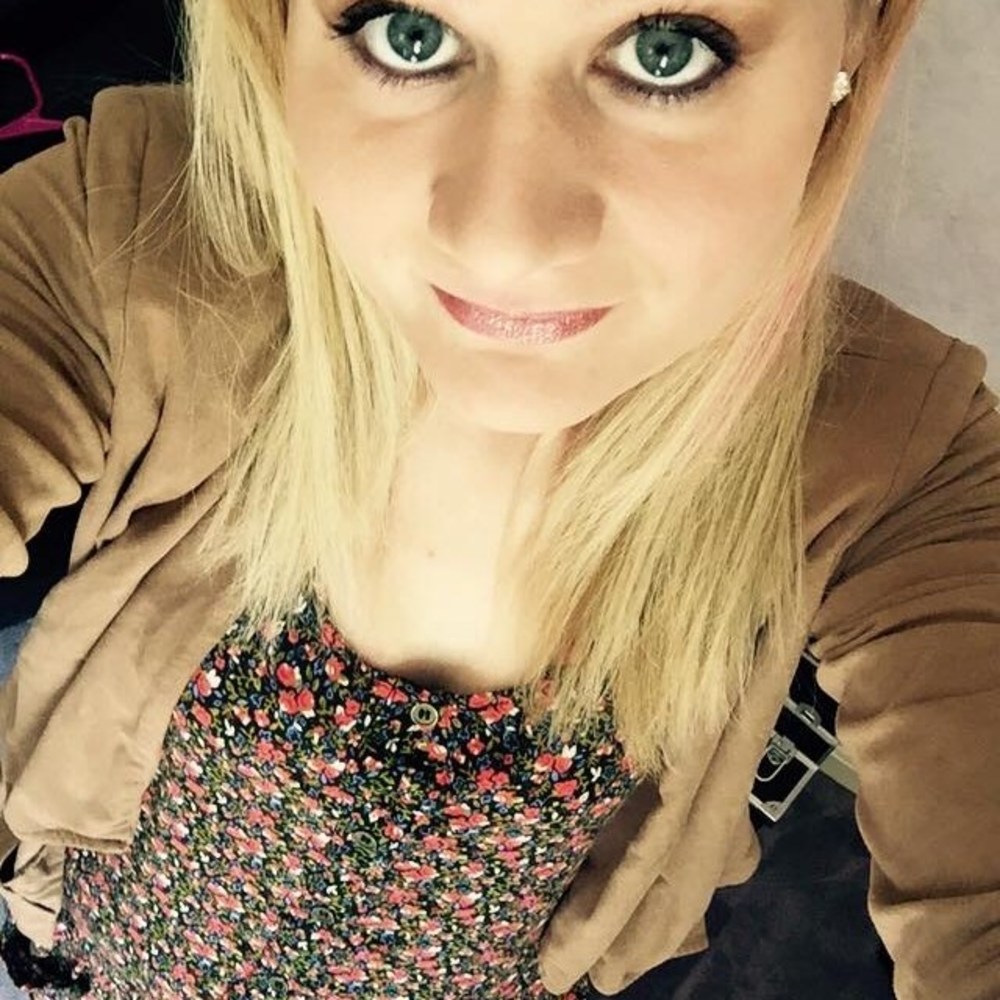 Meet your Posher, Courtney